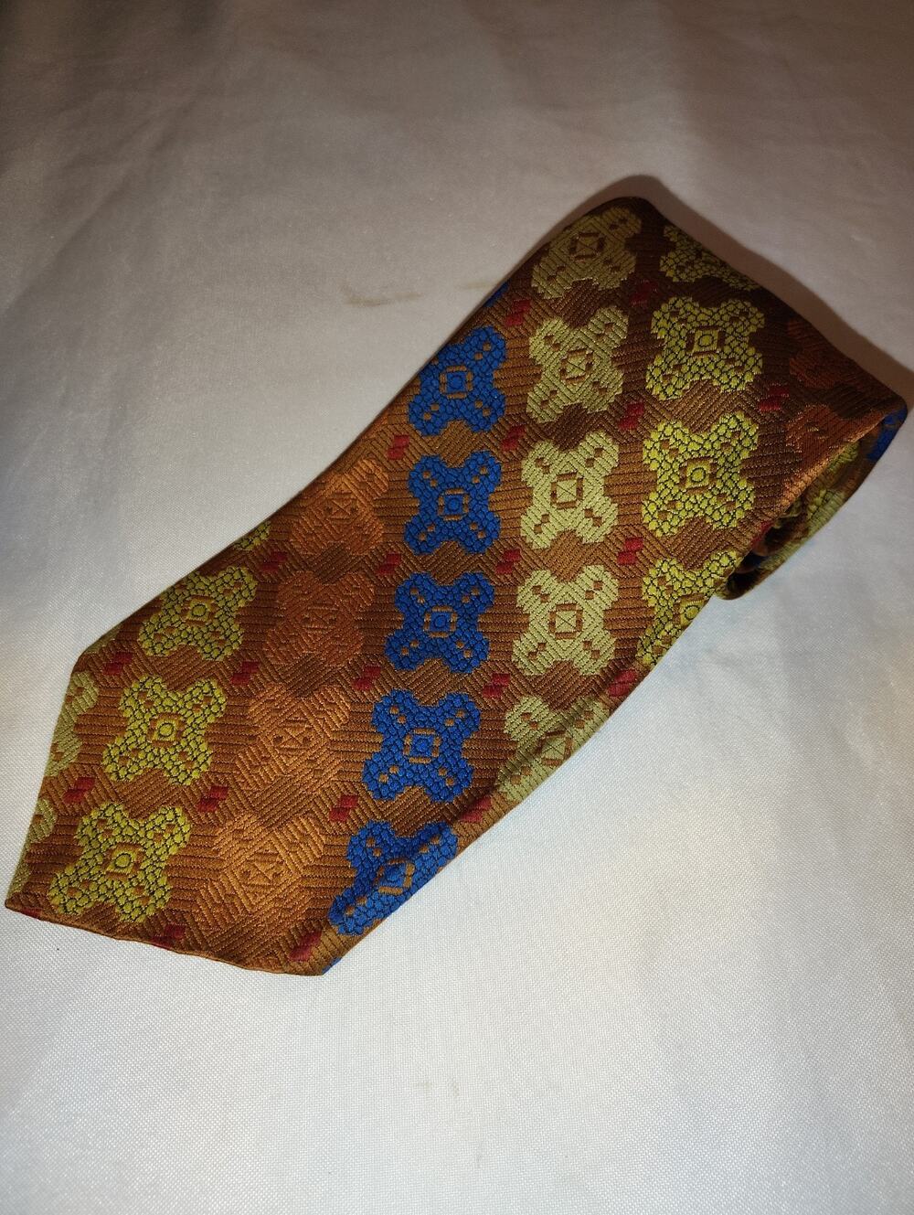 Vintage 1960s Merritt Polyester Necktie Geometric Quatrefoil Orange Blue Yellow